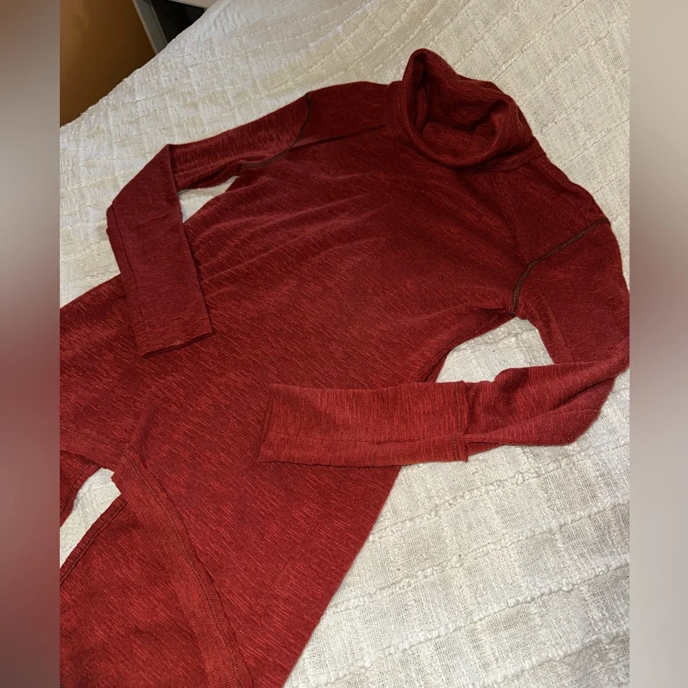 Free People - XS split back turtleneck. Boho - Picture 4 of 7